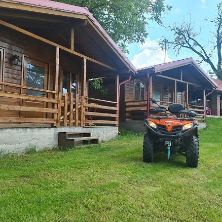 Villa Cabanutele Din Lemn Chiscau Exterior foto