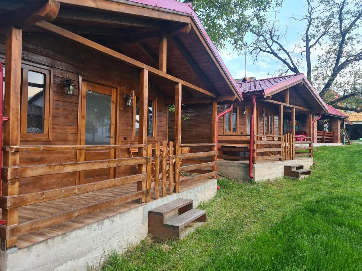 Villa Cabanutele Din Lemn Chiscau Exterior foto